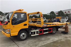 科尔沁区哪里有拖车服务